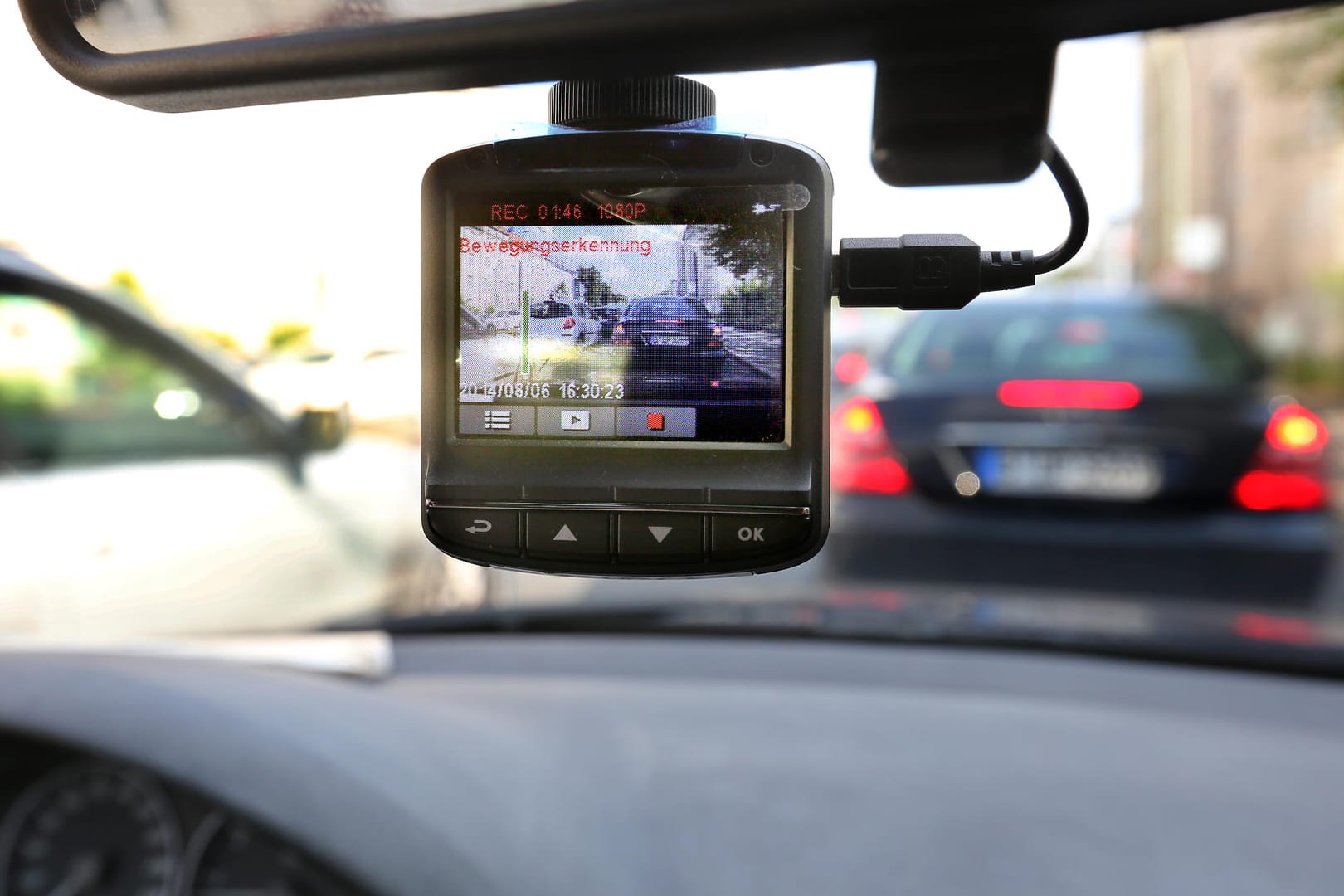 Auch zu der Verwendung von Dashcams hat 2016 ein Gericht ein Urteil gefällt.