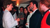 George Michael trifft Lady Diana am Welt-AIDS-Tag (1. Dezember 1993). Beide soll eine "echte Freundschaft" verbunden haben.