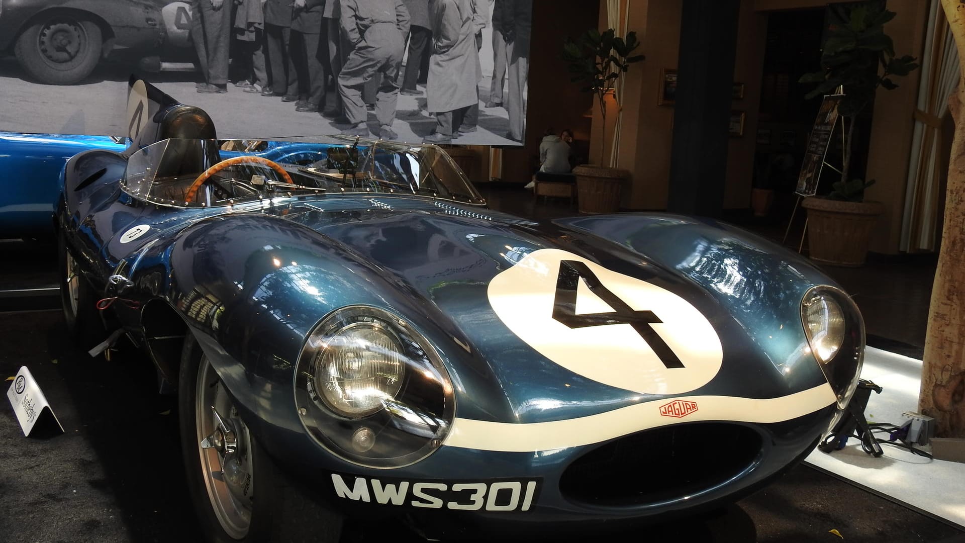 Der Rennwagen Jaguar D-Type von 1955, für den ein Sammler bei RM Sotheby’s in Monterey 21,8 Millionen Dollar (20,2 Mio Euro) hinlegte, ist nicht nur der teuerste jemals verkaufte Jaguar, sondern auch das teuerste britische Auto.