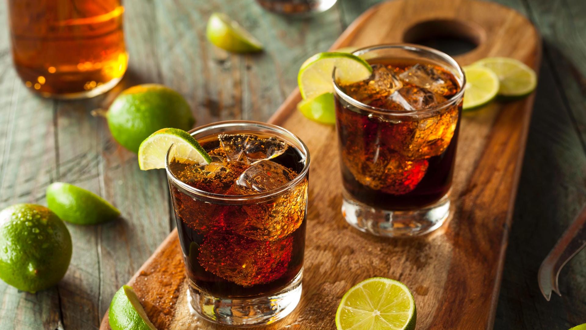 Fertig gemixte Cocktails sind der neue Trend im Drink-Business. Wanted.de erklärt, was sie taugen und welche Unterschiede es gibt. Fertig gemixte Cocktails sind der neue Trend im Drink-Business. Wanted.de erklärt, was sie taugen und welche Unterschiede es gibt.