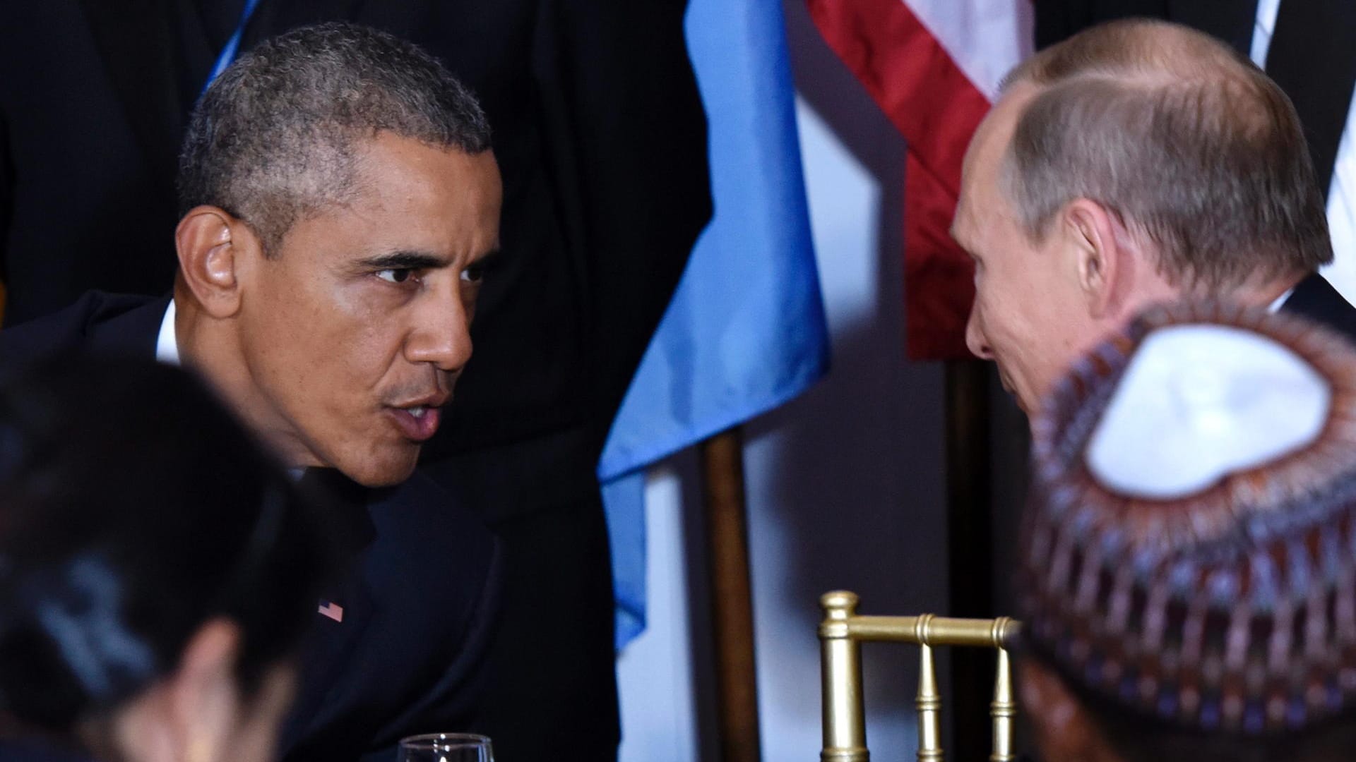 US-Präsident Barack Obama hat Wladimir Putin mit Konsequenzen für russische Hackerangriffe im US-Wahlkampf gedroht. Nun ließ er Taten folgen. US-Präsident Barack Obama hat Wladimir Putin mit Konsequenzen für russische Hackerangriffe im US-Wahlkampf gedroht. Nun ließ er Taten folgen.