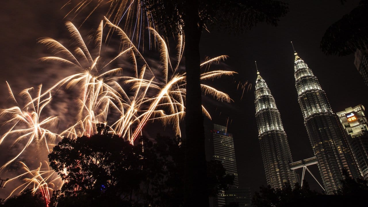 Die Petronas Towers in Kuala Lumpur - die perfekte Silvester-Kulisse.