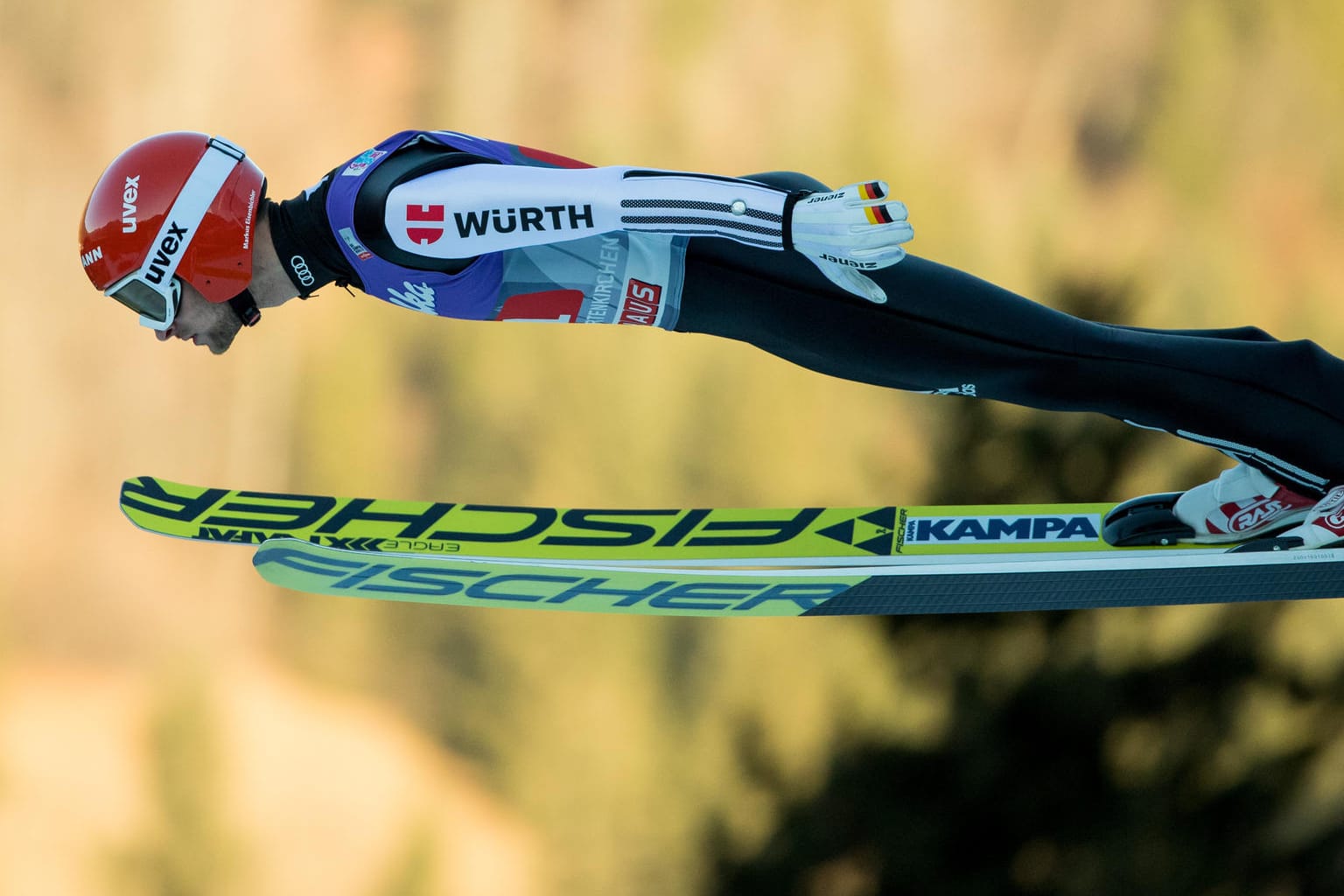 Flugphase: Markus Eisenbichler beim Neujahrsspringen in Garmisch-Partenkirchen.