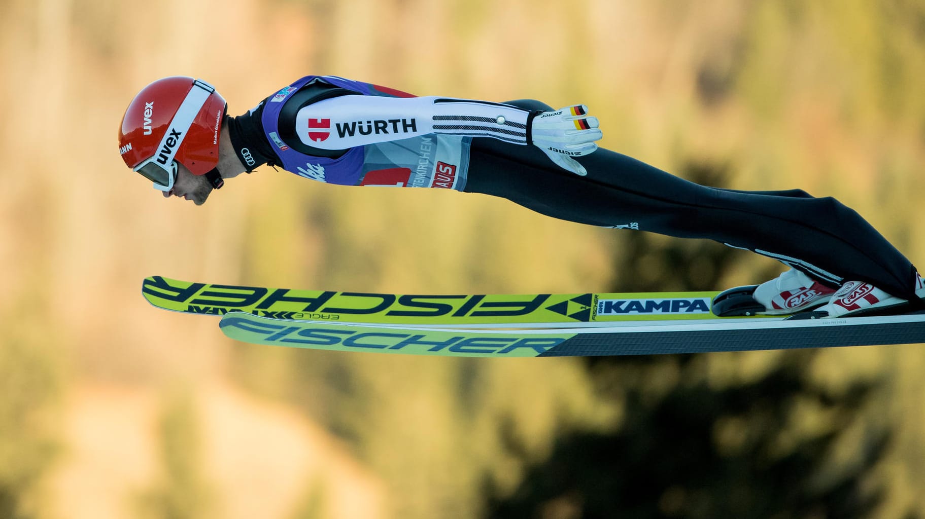 Flugphase: Markus Eisenbichler beim Neujahrsspringen in Garmisch-Partenkirchen.