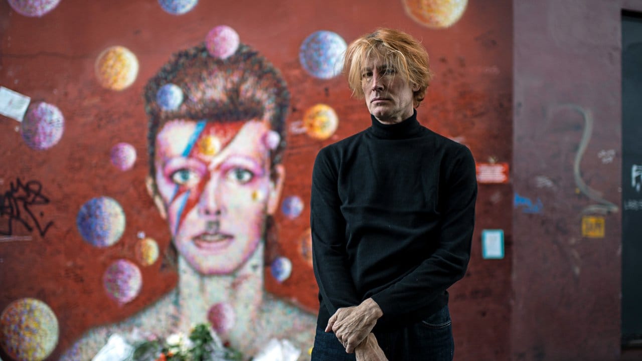 Charlie Fowler spielt in einer Bowie-Tribute-Band.