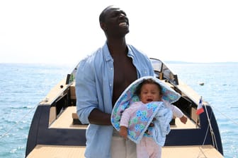 Omar Sy als Samuel in einer Szene des Films "Plötzlich Papa".