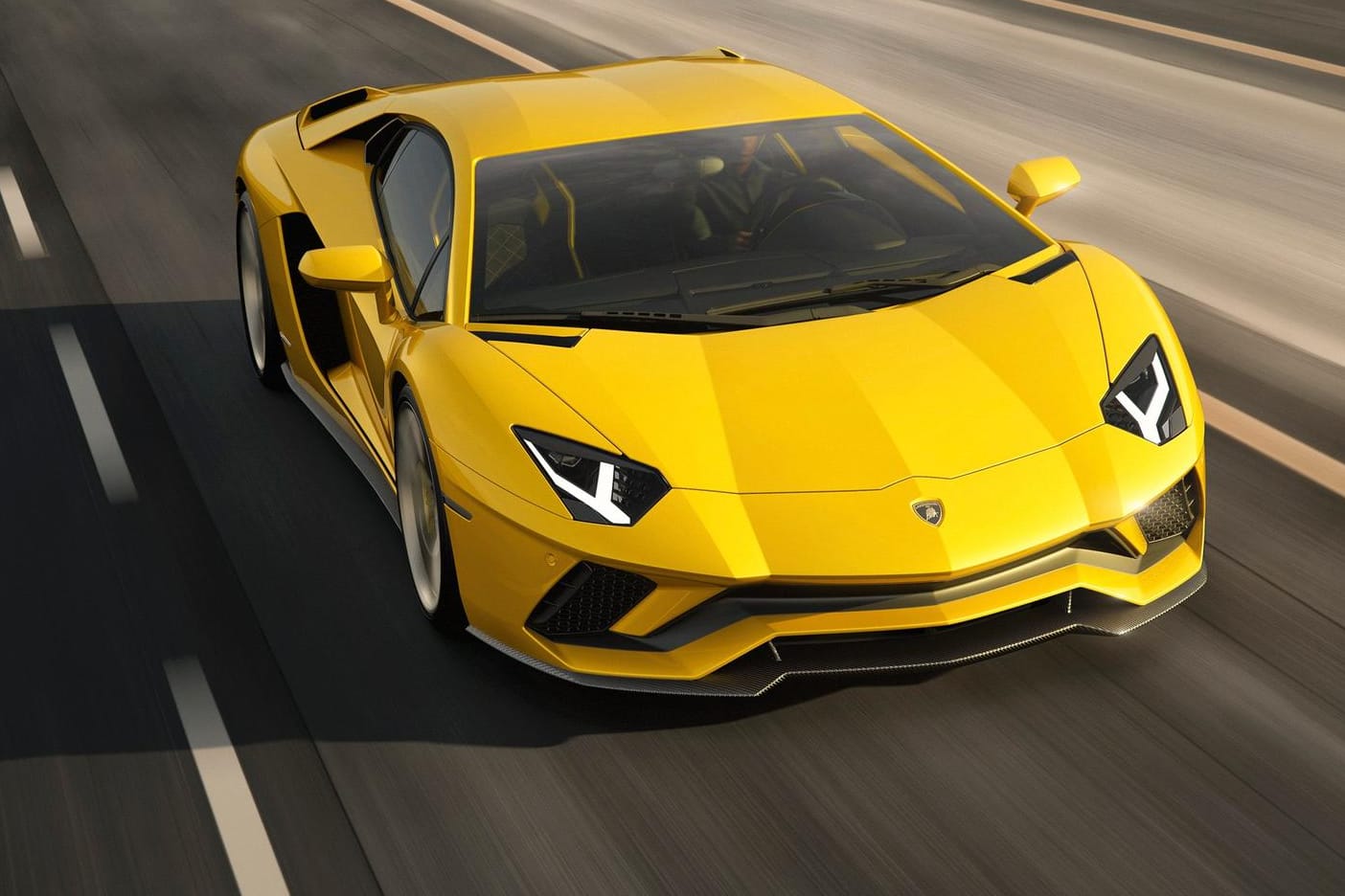 Zum Frühjahr 2017 bringt Lamborghini den Aventador in einer deutlich überarbeiten Version mit Namenszusatz S.