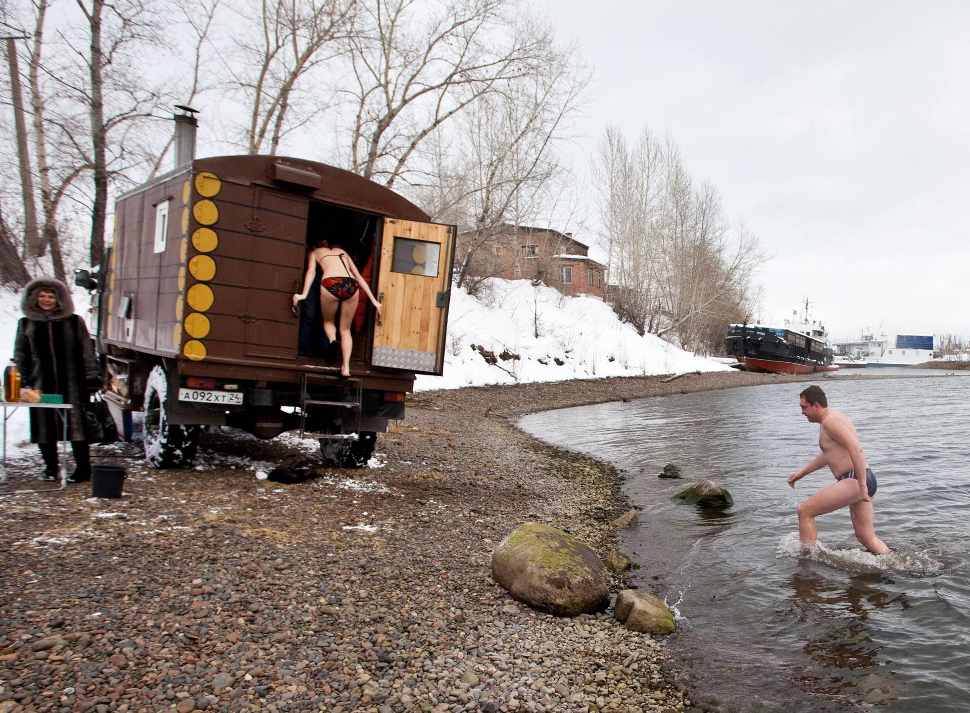 Damit der Finne nirgendwo auf seine Sauna verzichten muss, ist ein Trend die mobile Sauna.