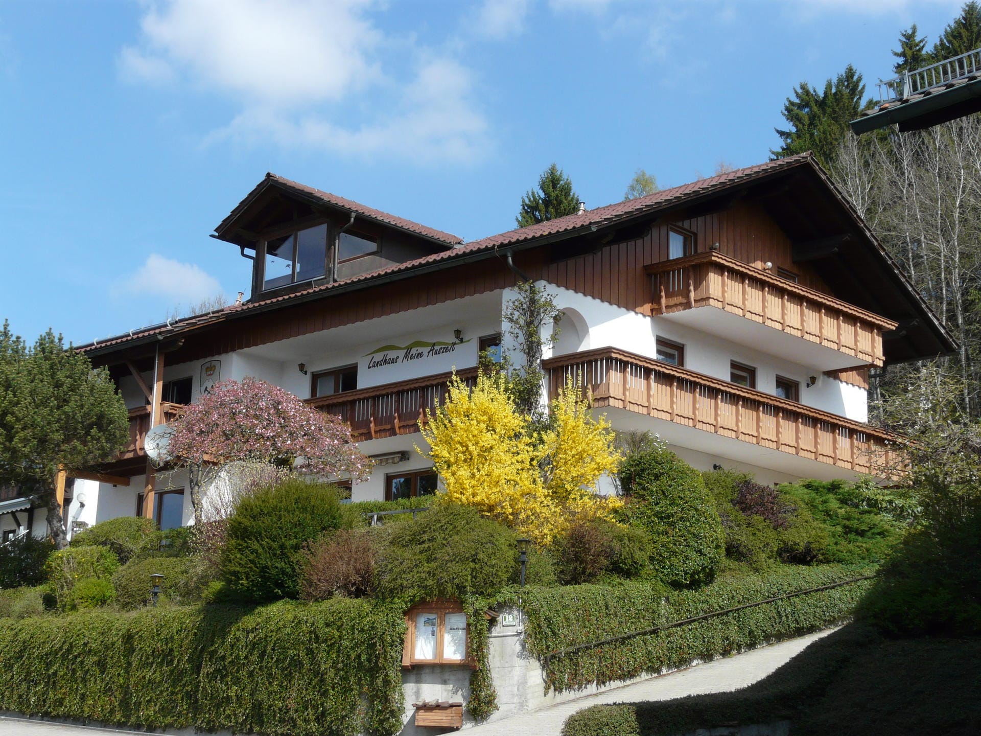 Gleich vier der deutschen Top-Ten-Hotels mit Holidaycheck Award liegen in Bodenmais, Bayern. Im "Landhaus Meine Auszeit" ist der Name Programm.