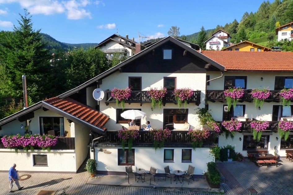 Auch die "Villa Montara Bed & Breakfast" liegt in Bodenmais. Sie kommt auf Platz drei der beliebtesten deutschen Hotels.