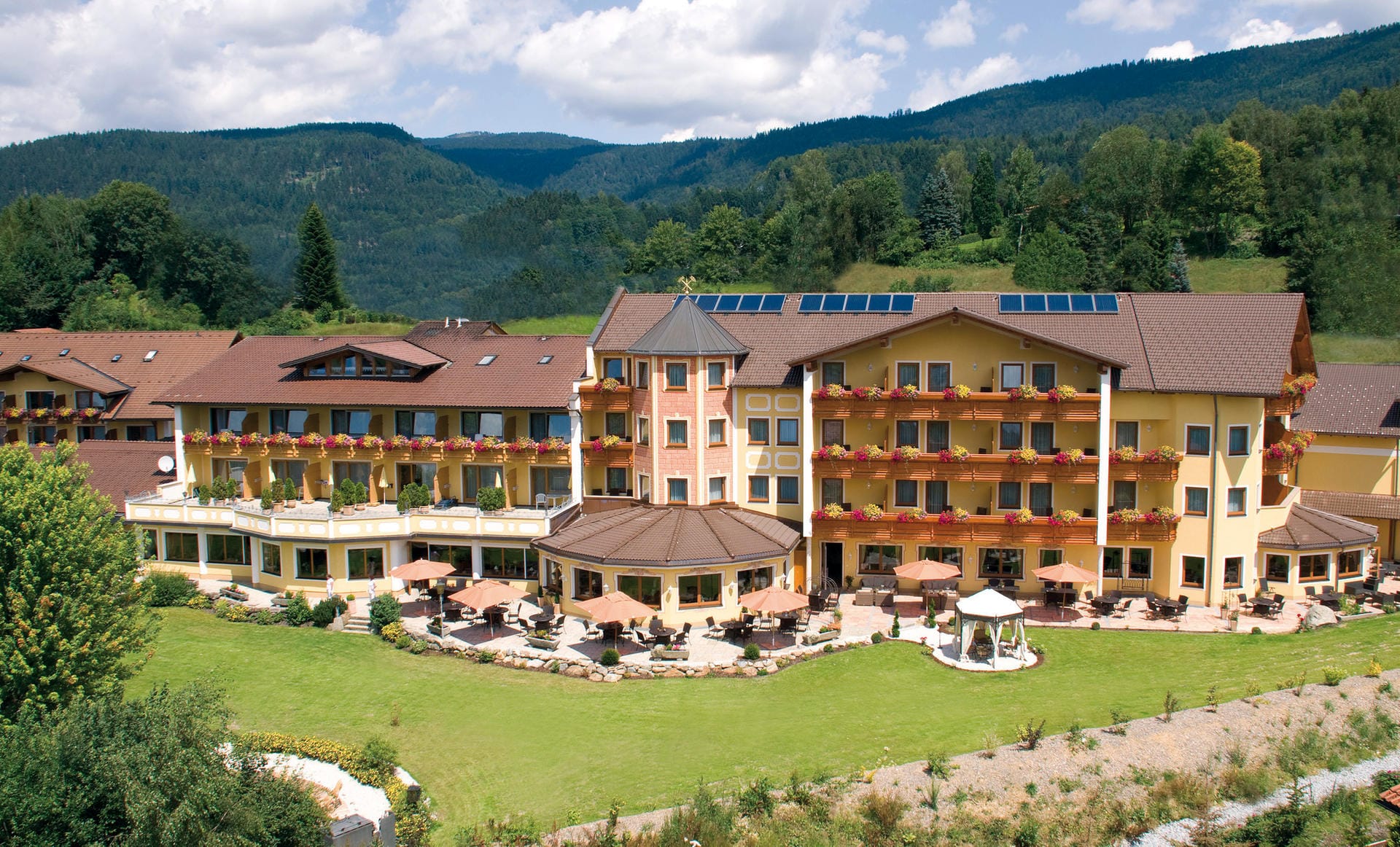 Das zehnte der Top-Hotels steht wieder in Bodenmais: Das "Hotel Bergknappenhof" empfehlen fast alle Gäste weiter.