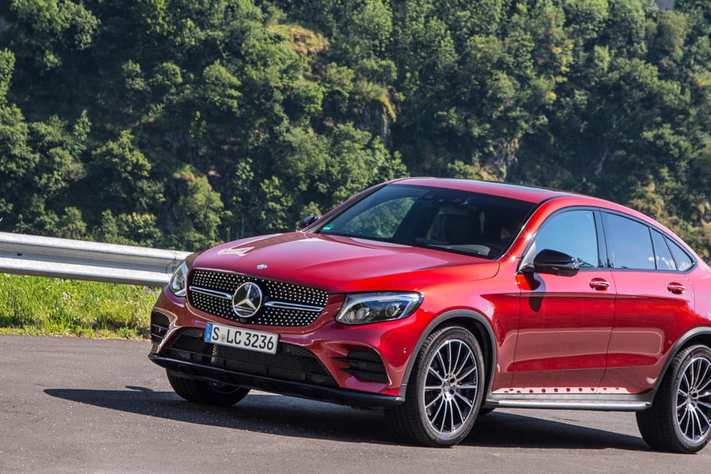 Mit einem halben Jahr Wartezeit muss gerechnet werden, wenn man sich für das Mercedes-Benz GLC Coupé als Neuwagen entscheidet.