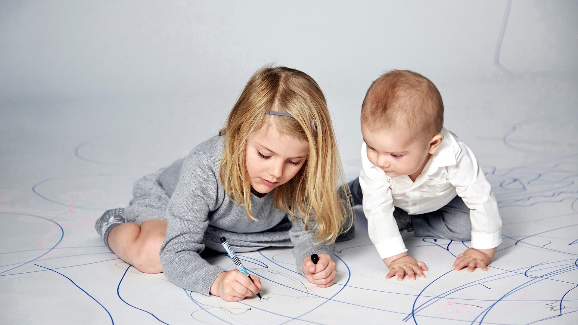 Seit dieses Foto aufgenommen wurde, sind Prinzessin Estelle und Prinz Oscar ganz schön gewachsen.