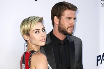 Miley Cyrus mit ihrem Verlobten Liam Hemsworth.