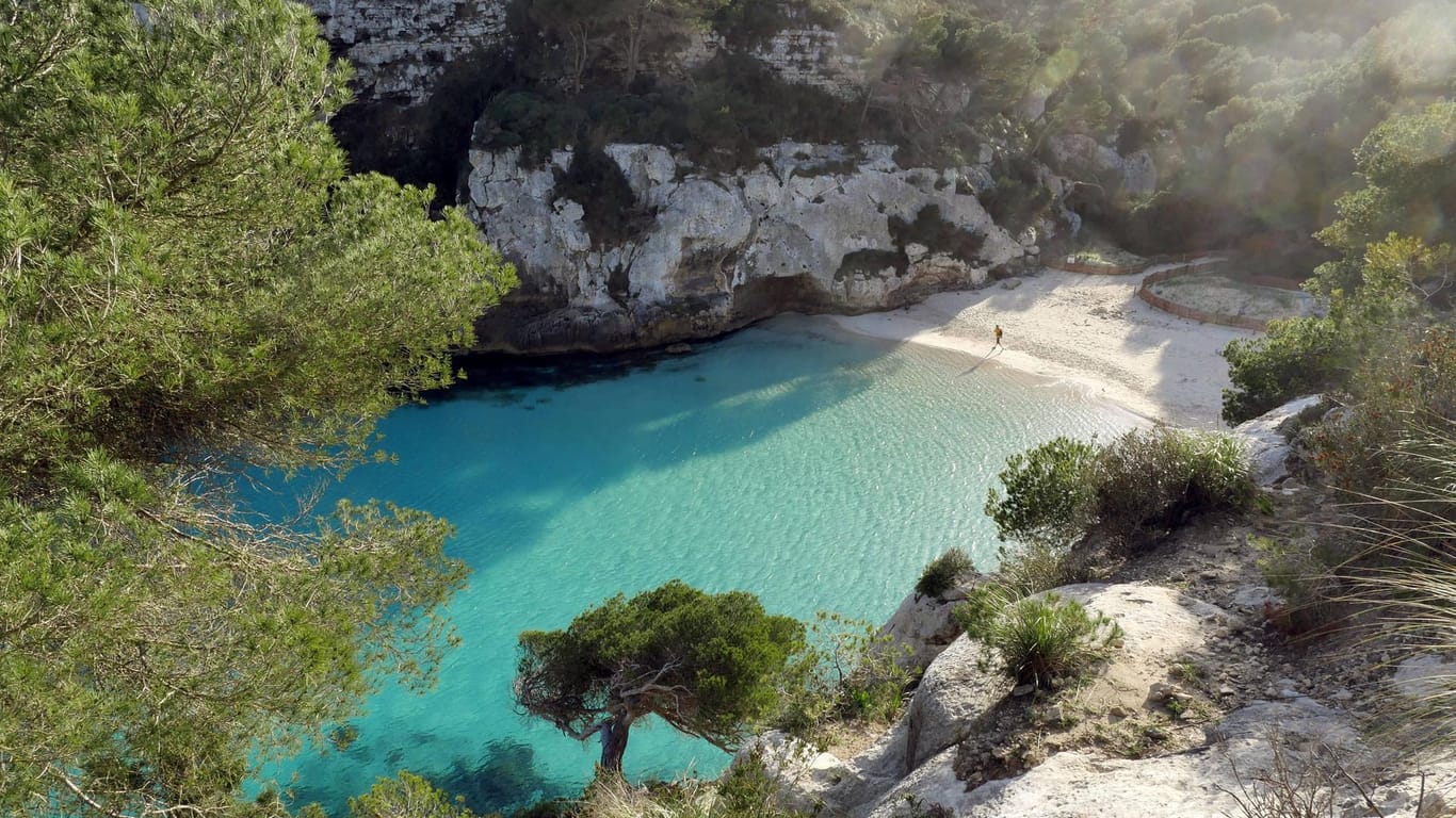 Cala Macarellata – idyllische Badebucht mit FKK auf Menorca
