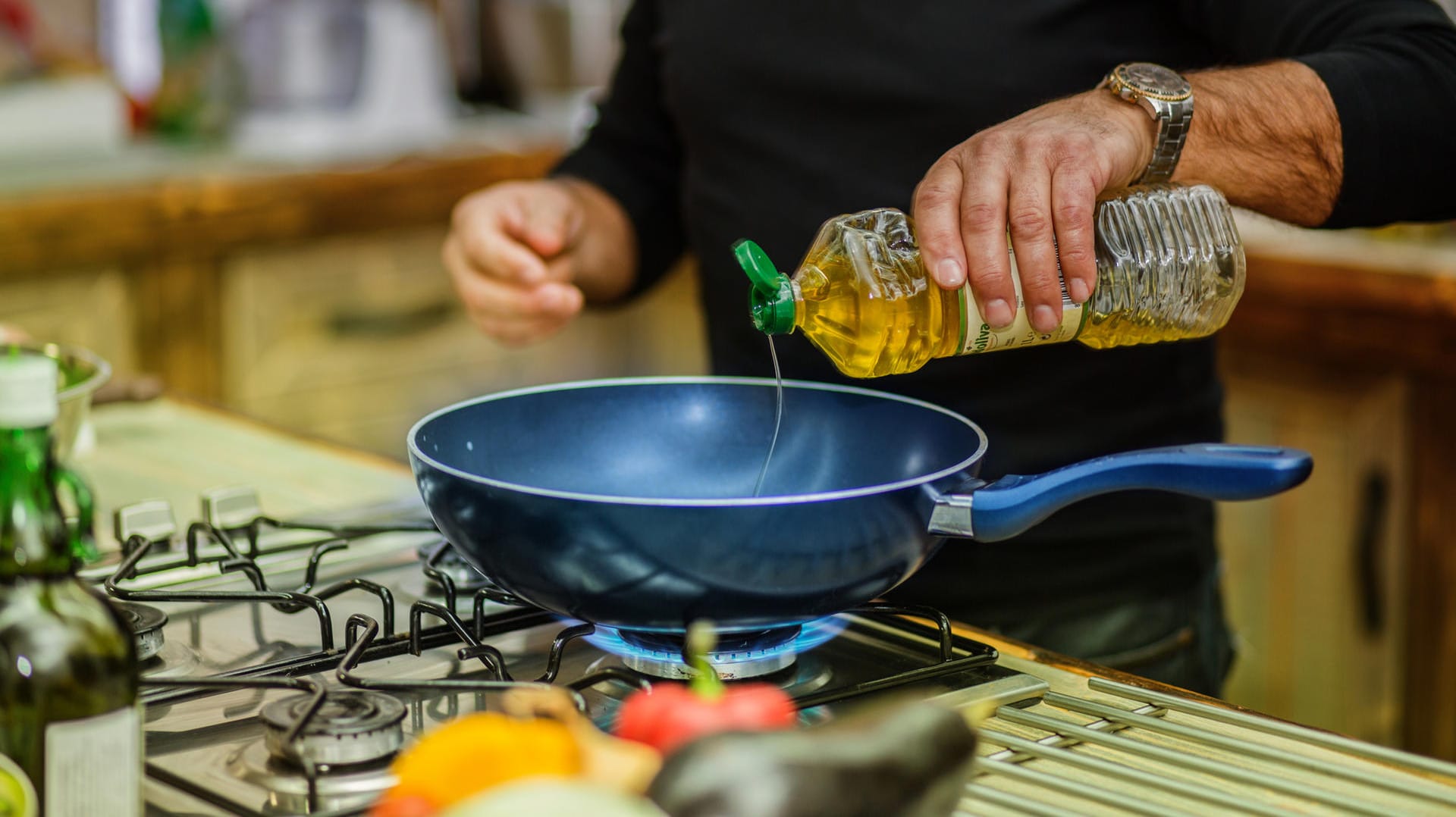 Speiseöl: Beim Kochen ist das richtige Öl entscheidend.