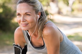 Joggen: Überanspruchen Sie sich als Anfänger nicht, sonst verlieren Sie schnell die Motivation.