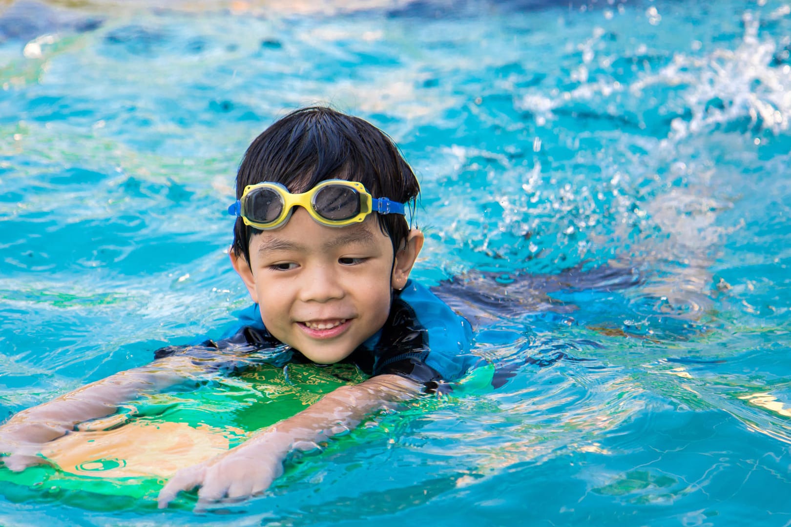 Kinder sollten frühzeitig schwimmen lernen.