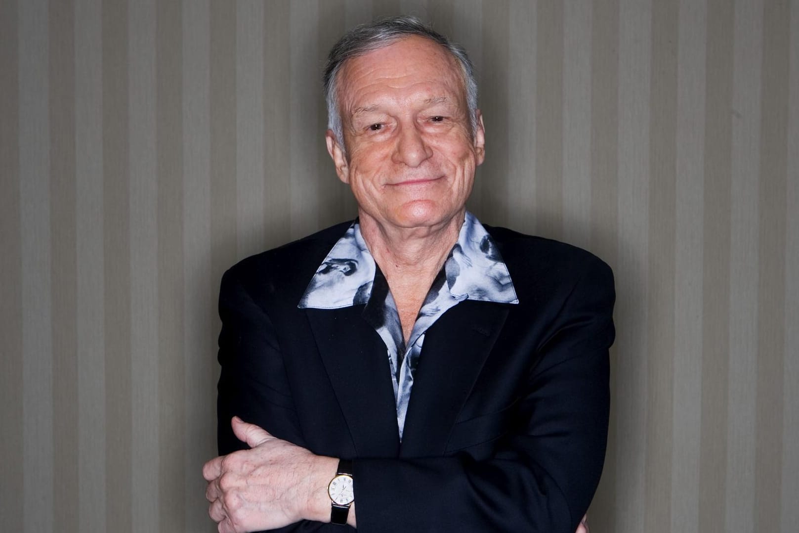 Der 90-jährige Hugh Hefner hat seine "Playboy Mansion" an seinen Nachbarn verkauft. Der Kaufpreis ist nicht bekannt.