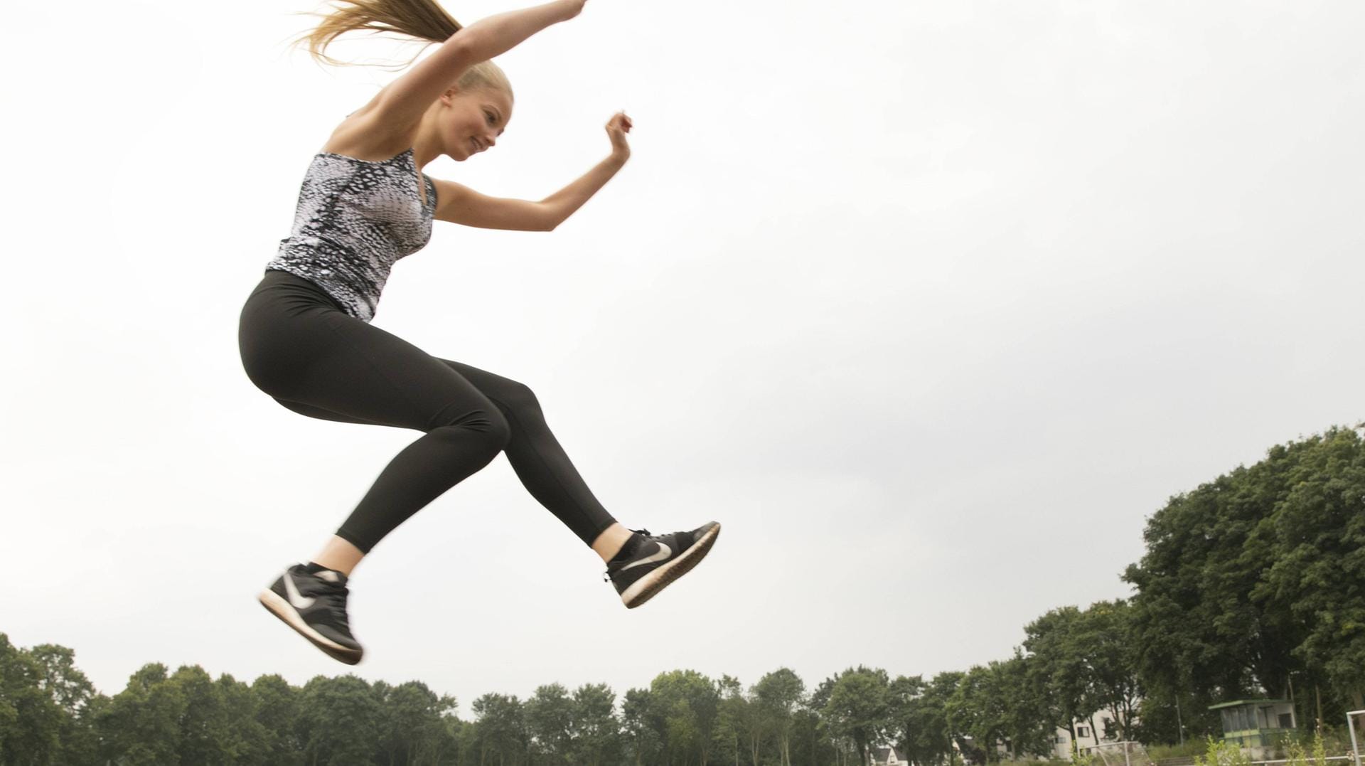 Bei Pfeifferschem Drüsenfieber mindestens vier Wochen auf Sport verzichten.