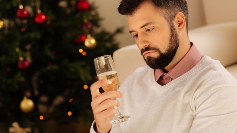 Damit Weihnachten für Singles nicht zum sentimentalen Desaster wird, müssen die Festtage gut geplant sein.