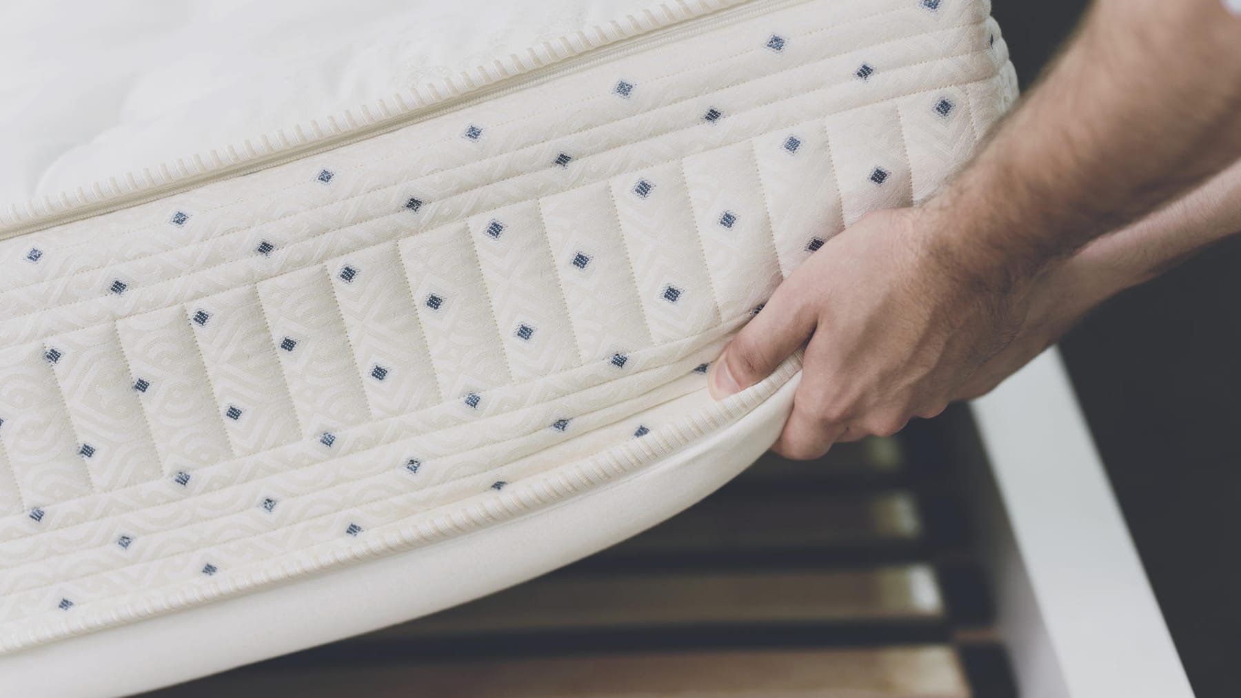 keep a mattress from slipping platform bed