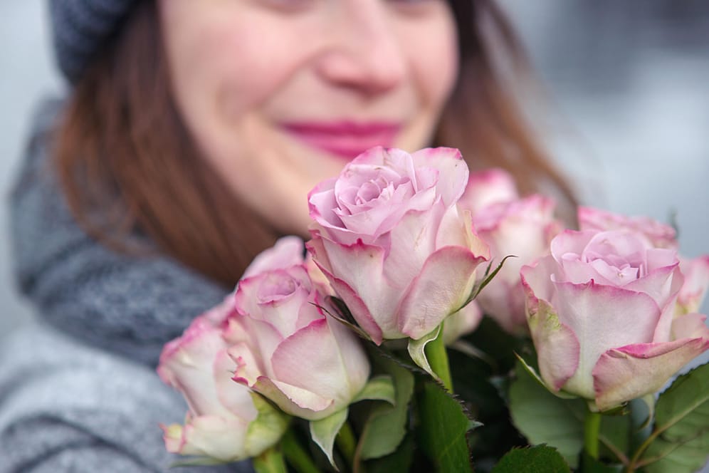 Allein am Valentinstag: Auch selbst gekaufte Rosen sind wunderschön.