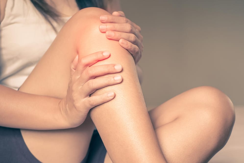 Das schmerzhafte Ziehen in Armen und Beinen wird von Betroffenen unterschiedlich stark empfunden.