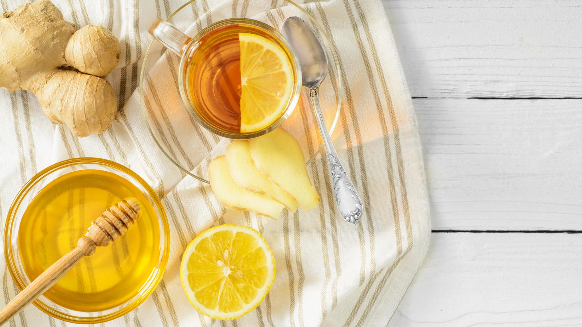 Viel Ruhe, Flüssigkeit und Vitamine sind bei einem aufkommenden Schnupfen wichtig.