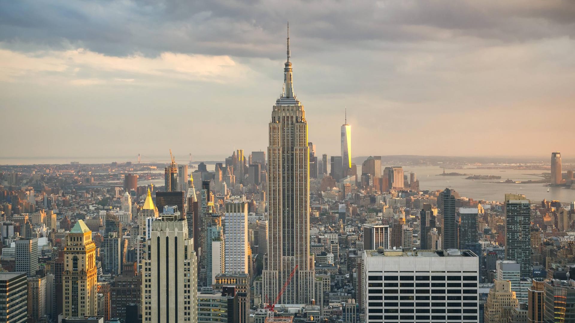 Empire State Building: Das Gebäude ist die beliebteste Aussichtsplattform in New York und wird pro Jahr von über drei Millionen Besuchern aufgesucht.