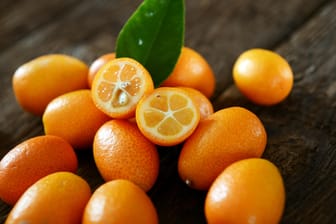 Kumquats: Aus den Zwergorangen lassen sich süß-säuerliche Desserts herstellen.