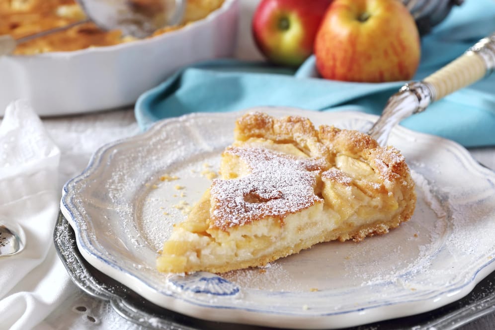 Apfelkuchen: Aus Äpfeln und Vanillepudding lässt sich ein köstlicher Kuchen zaubern.