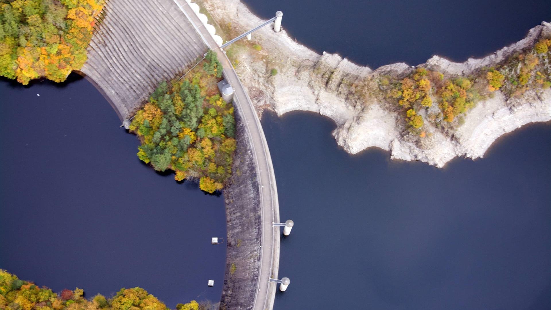 Nationalpark Eifel: Die Urfttalsperre ist eine der ältesten Staumauern in Deutschland.