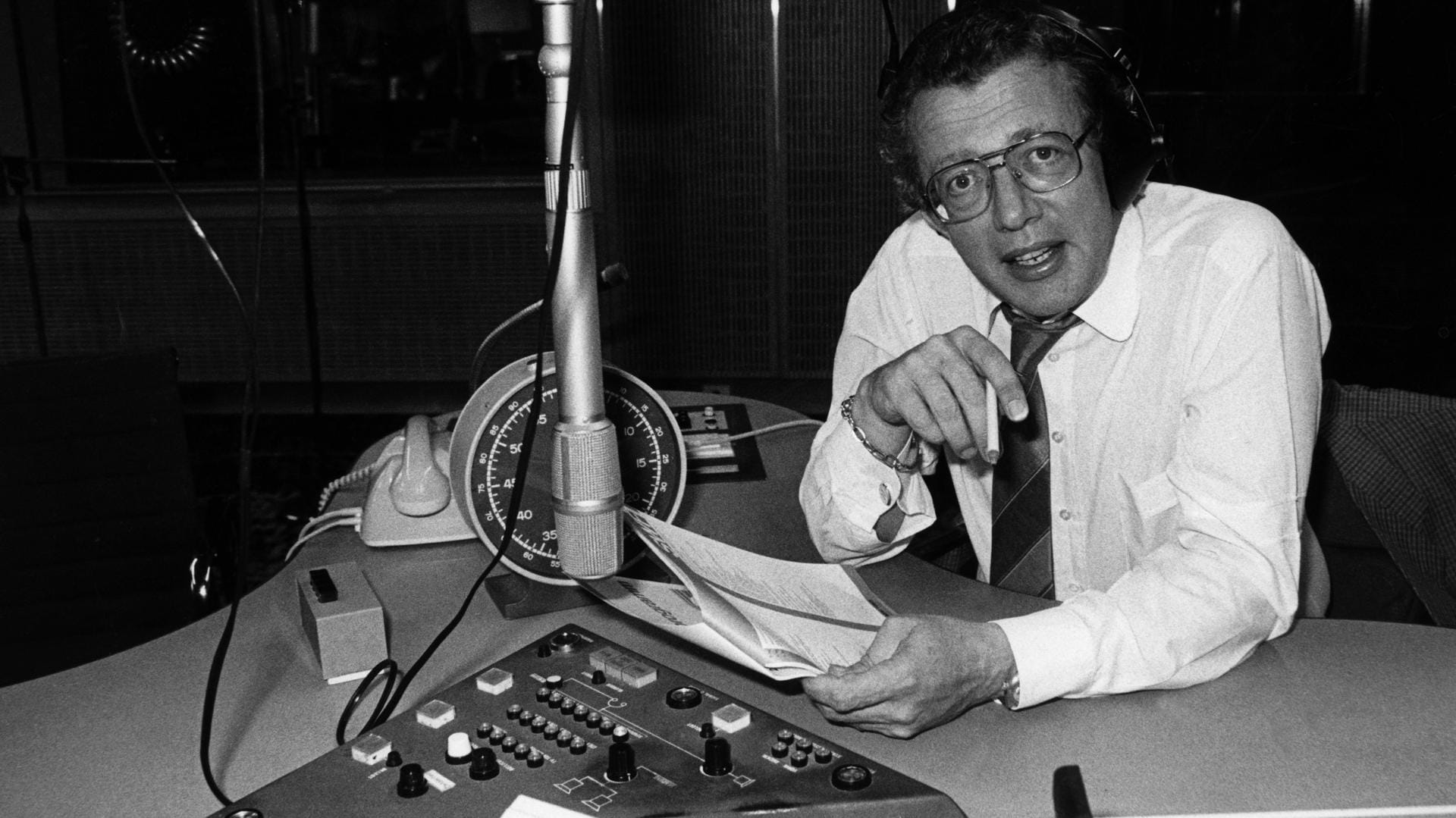 DJ und Moderator: Dieter Thomas Heck begann seine Karriere beim Hörfunk, wo er unter anderem bei Radio Luxemburg und der Europawelle Saar tätig war.