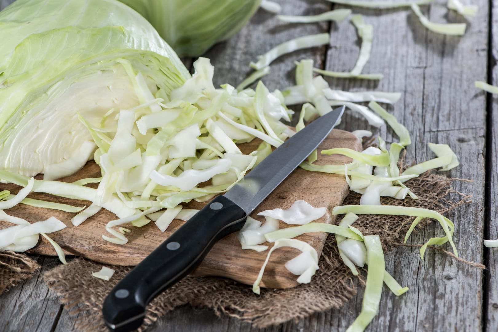 Seelachsfilet veredelt den Kohleintopf.