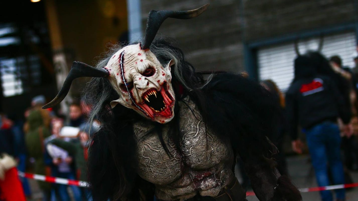 Krampus: Kinder, die eine intensive Begegnung mit ihm vermeiden wollen, sollten immer schön brav sein.