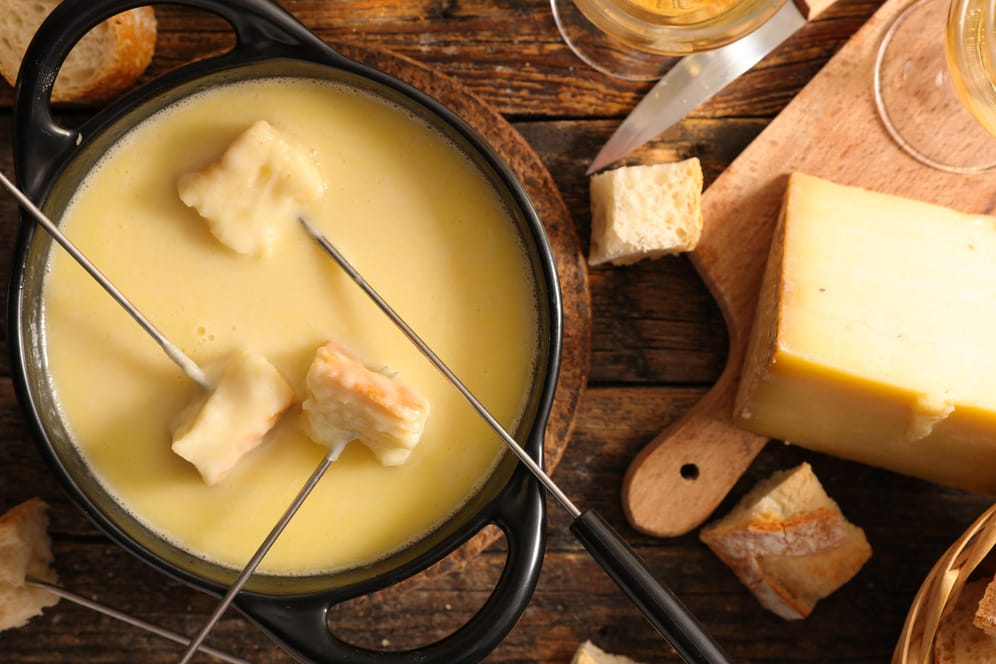 Käsefondue: Für Käseliebhaber ist ein Schweizer Fondue ein Traum.