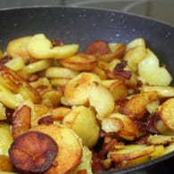 Bratkartoffeln: Knusprig und goldgelb müssen sie sein.