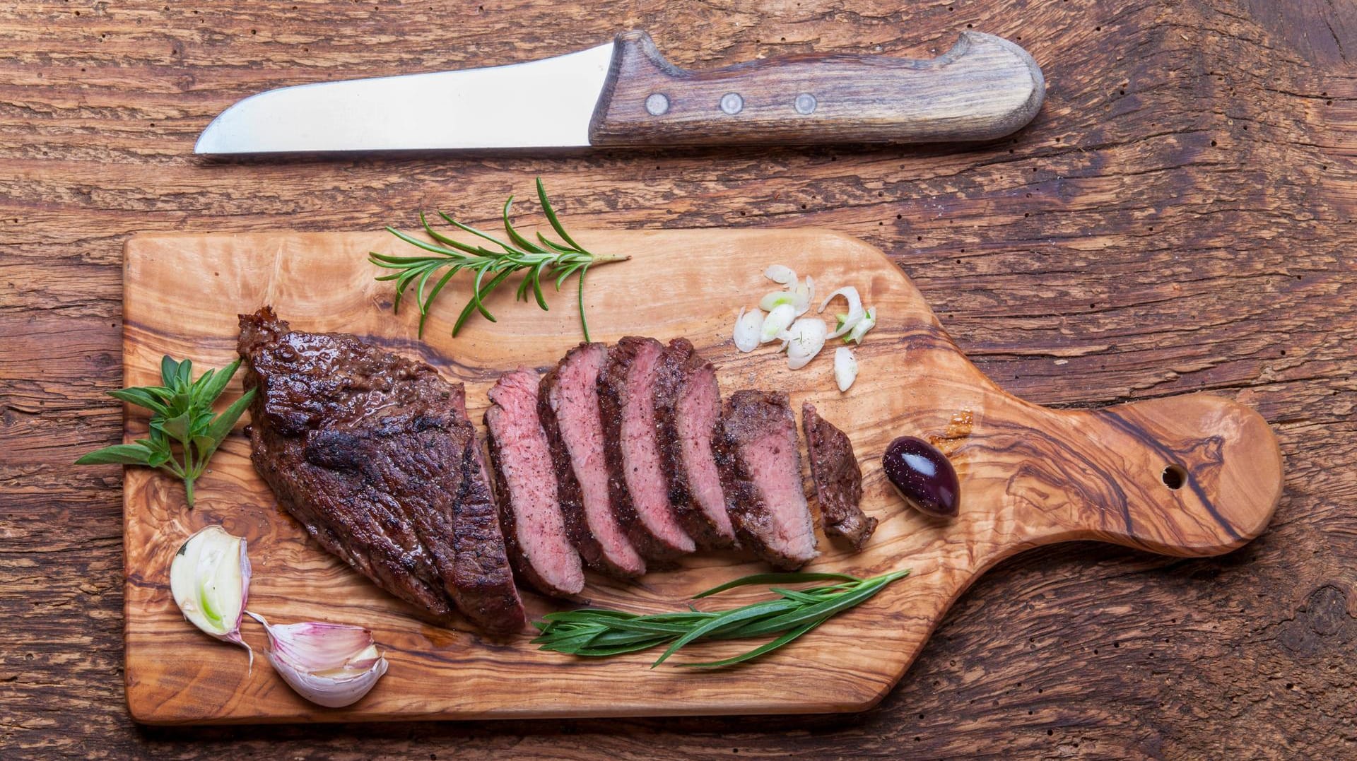 Steak: Bei der Atkins-Diät wird die Kohlehydratzufuhr reduziert, Fleisch und Fett sind aber erlaubt.