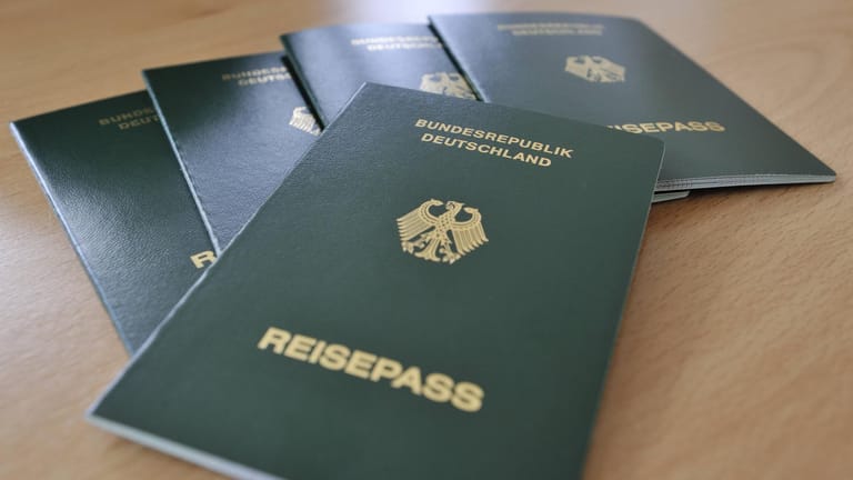 Wie Lange Dauert Es Einen Reisepass Zu Beantragen Vorläufigen Reisepass beantragen: Kosten, Dauer, Infos – so geht's