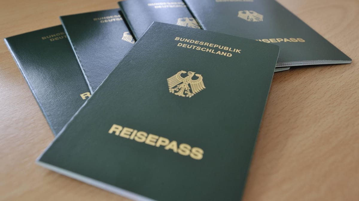 Was Kostet Ein Neuer Reisepass Wenn Der Alte Abgelaufen Ist Vorläufigen Reisepass beantragen: Kosten, Dauer, Infos – so geht's