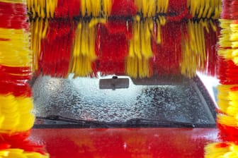 Waschanlage: Autofahrer sollten sie nicht bei extremen Minustemperaturen nutzen.
