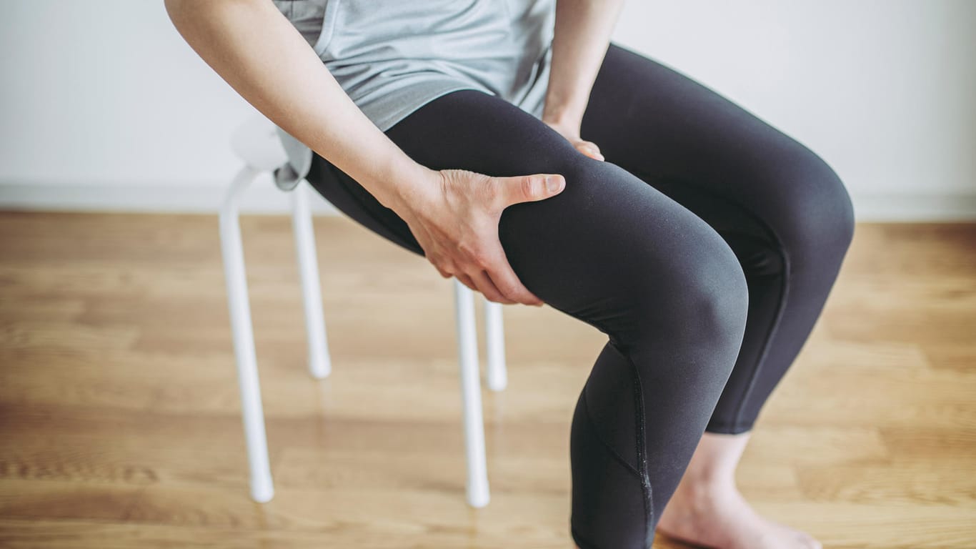 Gliederschmerzen: Wenn Arme und Beine schmerzen, können Sie mit Hausmitteln für Linderung sorgen.