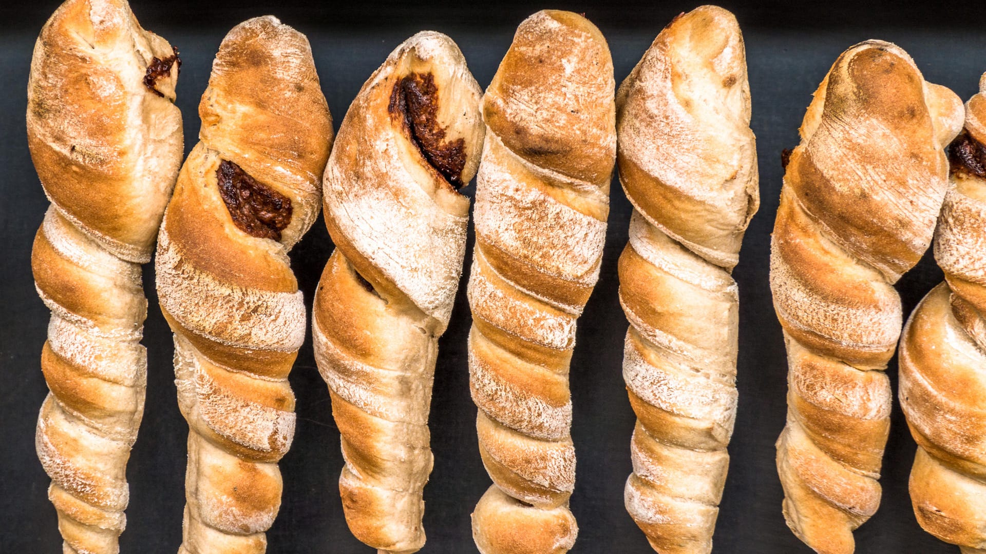 Stockbrot: Mit verschiedenen Rezepten gelingt der Lagerfeuer-Hit.