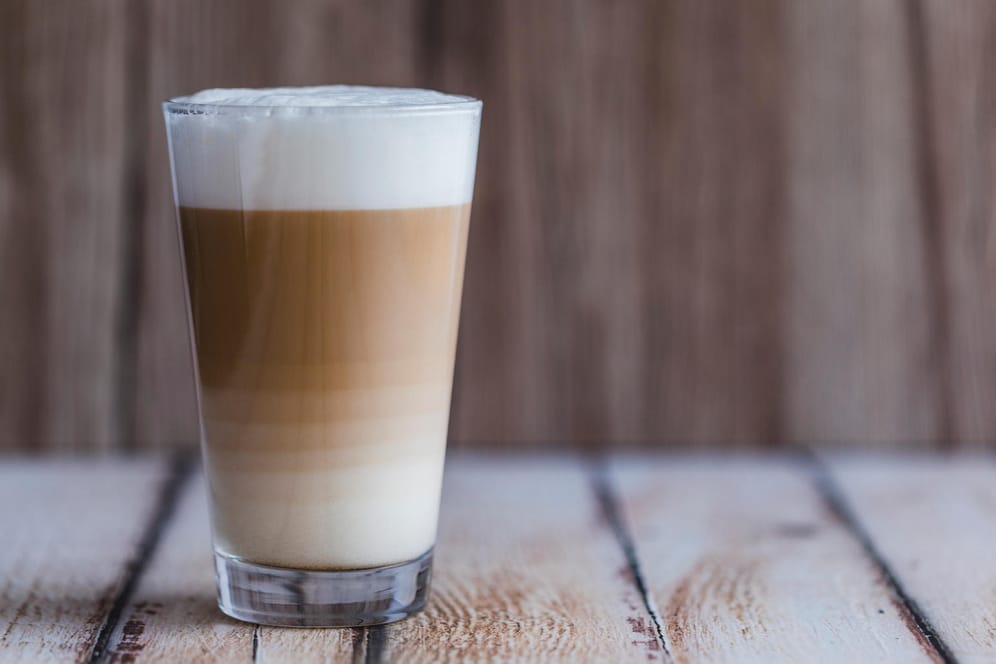 Latte Macchiato: Mit einem guten Milchschaum schmeckt diese Kaffeespezialität besonders gut.