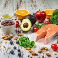Lebensmittel, die Omega 3-Fettsäuren und viele Vitaminen enthalten, sind die perfekte Ernährung für Menschen mit Morbus Bechterew.