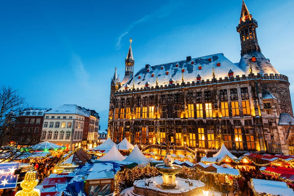 Aachener Weihnachtsmarkt: Probieren Sie hier unbedingt das typisch Aachener Backwerk.