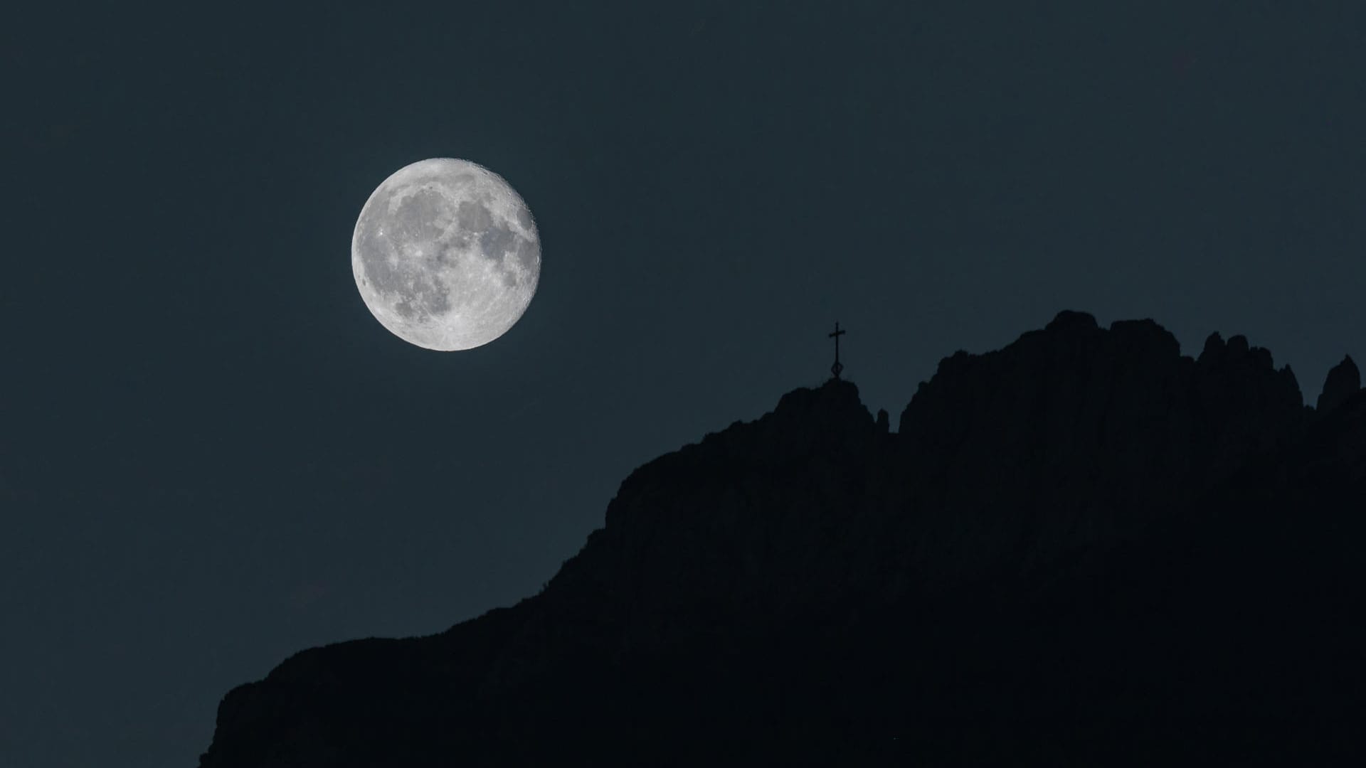 Vollmond: Viele Menschen klagen bei Vollmond über Schlafstörungen.