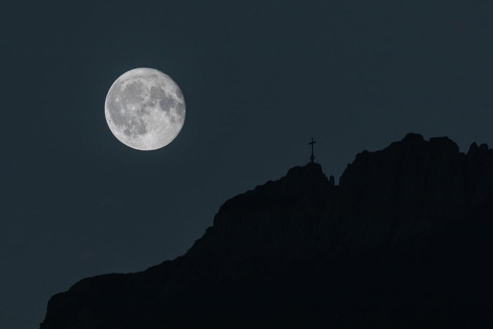 Vollmond: Viele Menschen klagen bei Vollmond über Schlafstörungen.