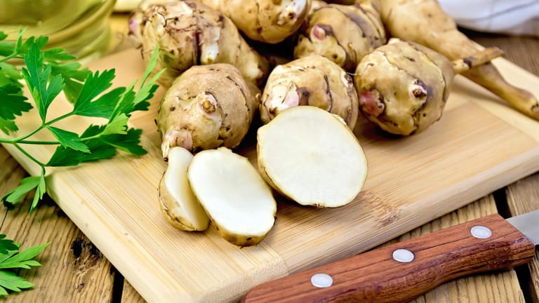 Topinambur: Das Wintergemüse steckt voller Nährstoffe und ist eine gute Alternative zur Kartoffel.